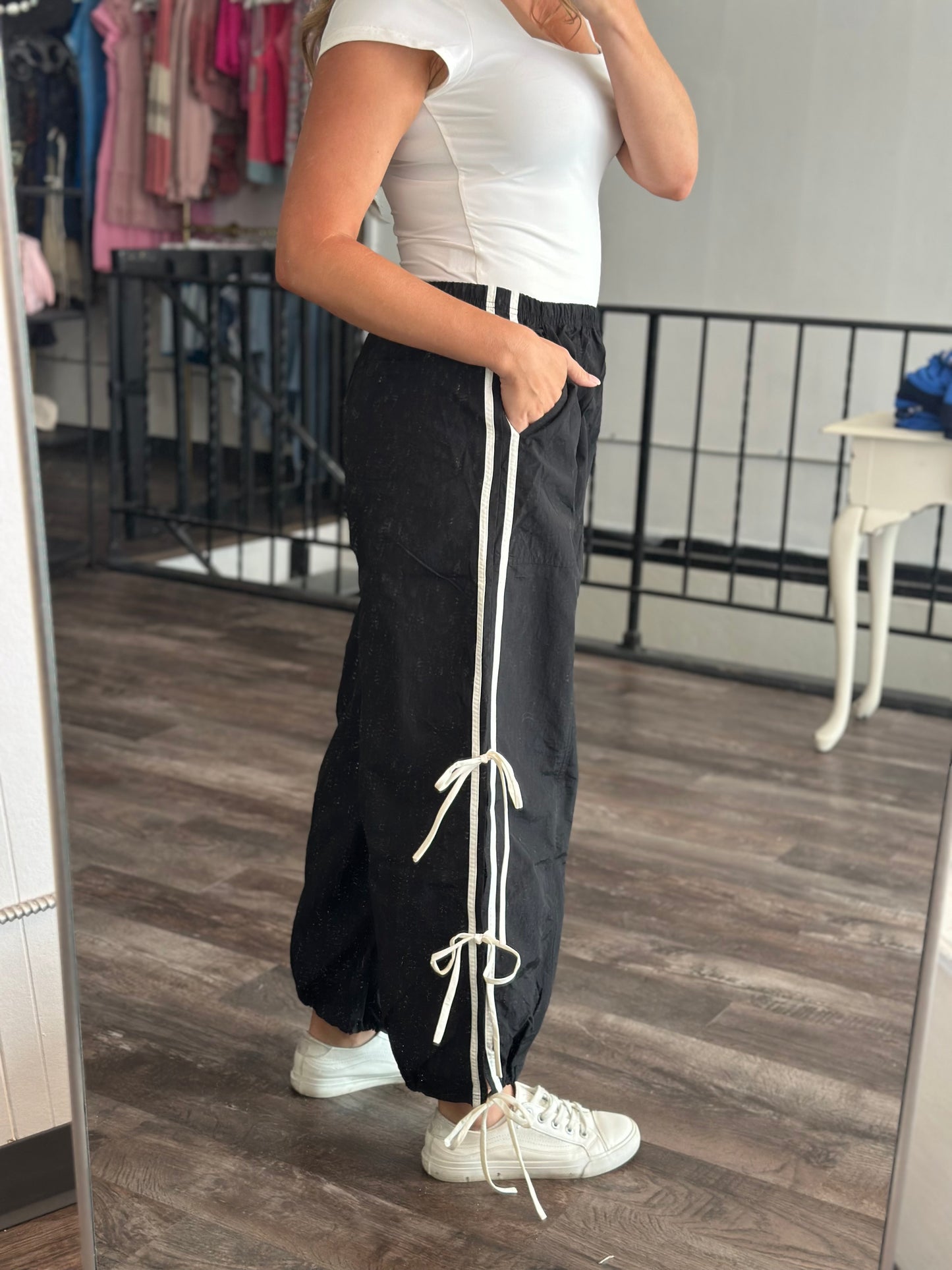Hitting The Gym Side Tie Joggers - Black