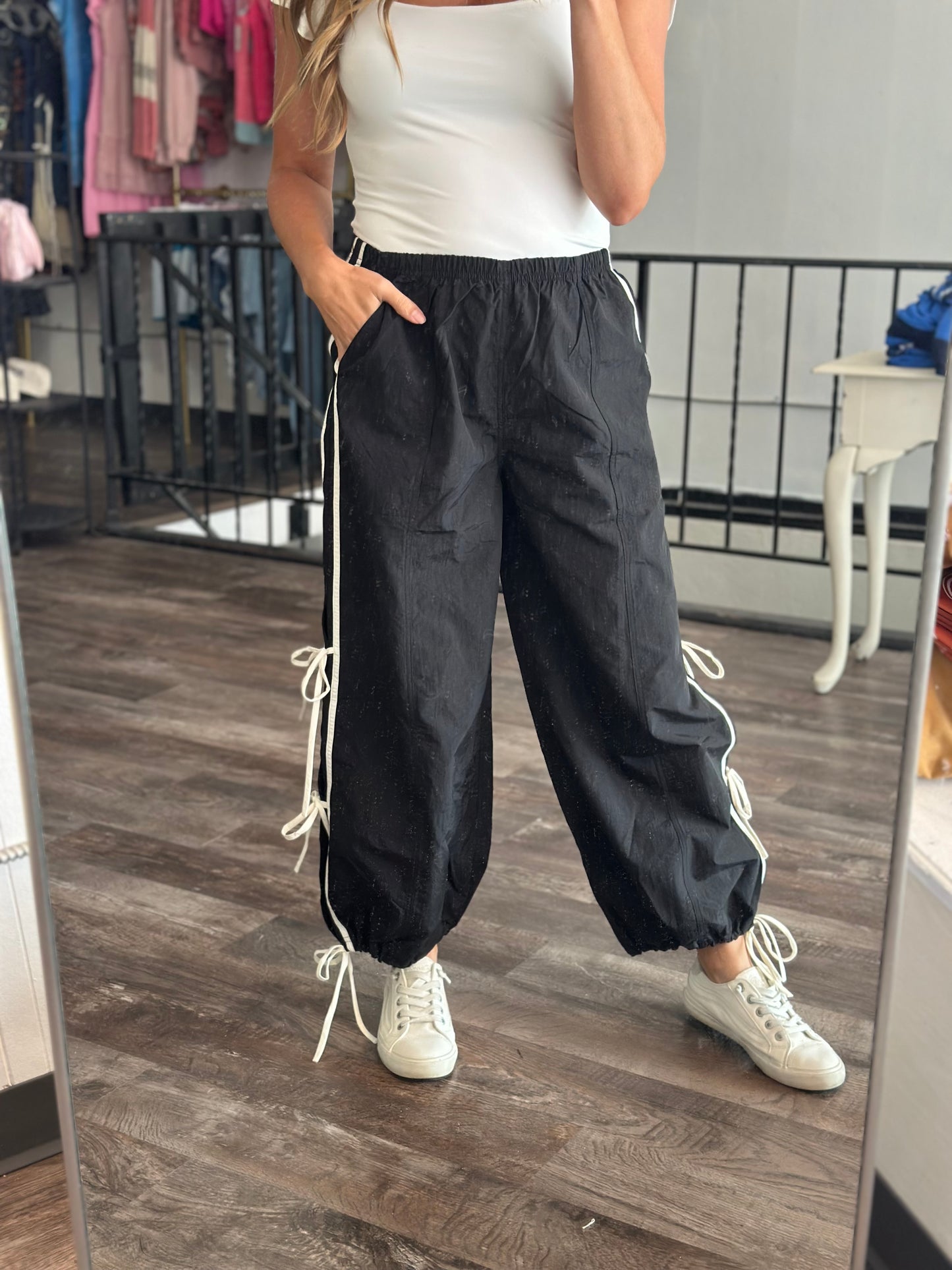 Hitting The Gym Side Tie Joggers - Black